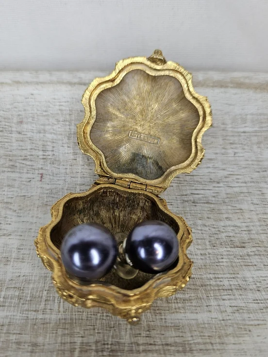 Vintage 1960s Estee Lauder Perfume Compact Gold Tone Floral Pumpkin Youth Dew - Picture 11 of 12